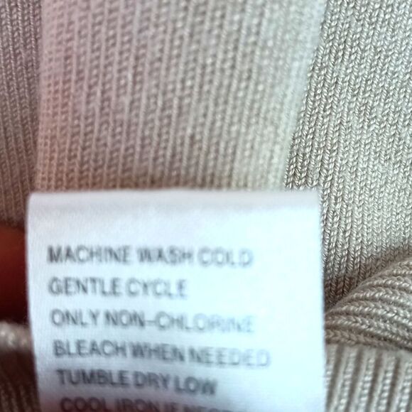 Antonio Melani Women's natural tan 3/4 sleeve slim fit turtleneck knit top sz M - Picture 7 of 7